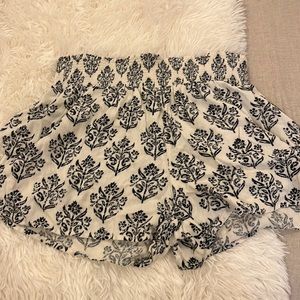 Supper cute flowy shorts. Size medium. Worn once